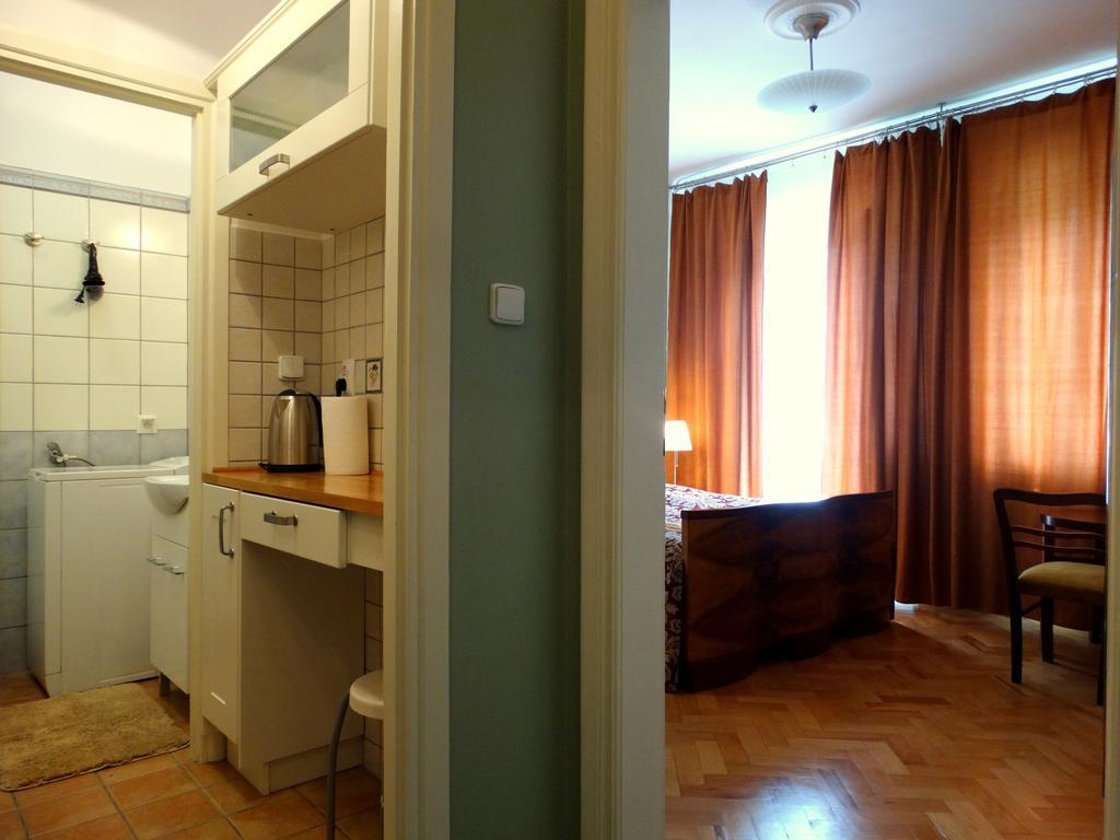 Mieszkanko Kolo Zamku Warsaw Bilik gambar
